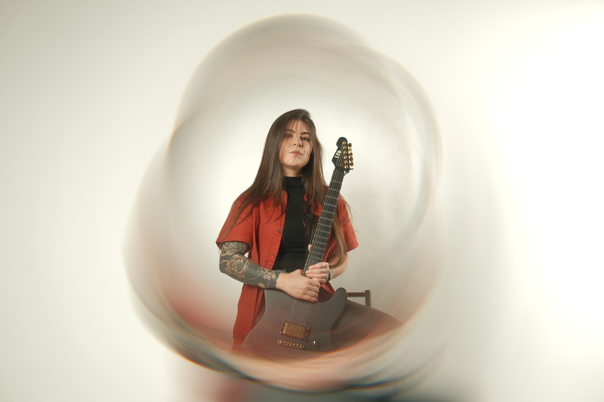 JÉSSICA FALCHI apresenta Solace, EP de estreia da banda FALCHI