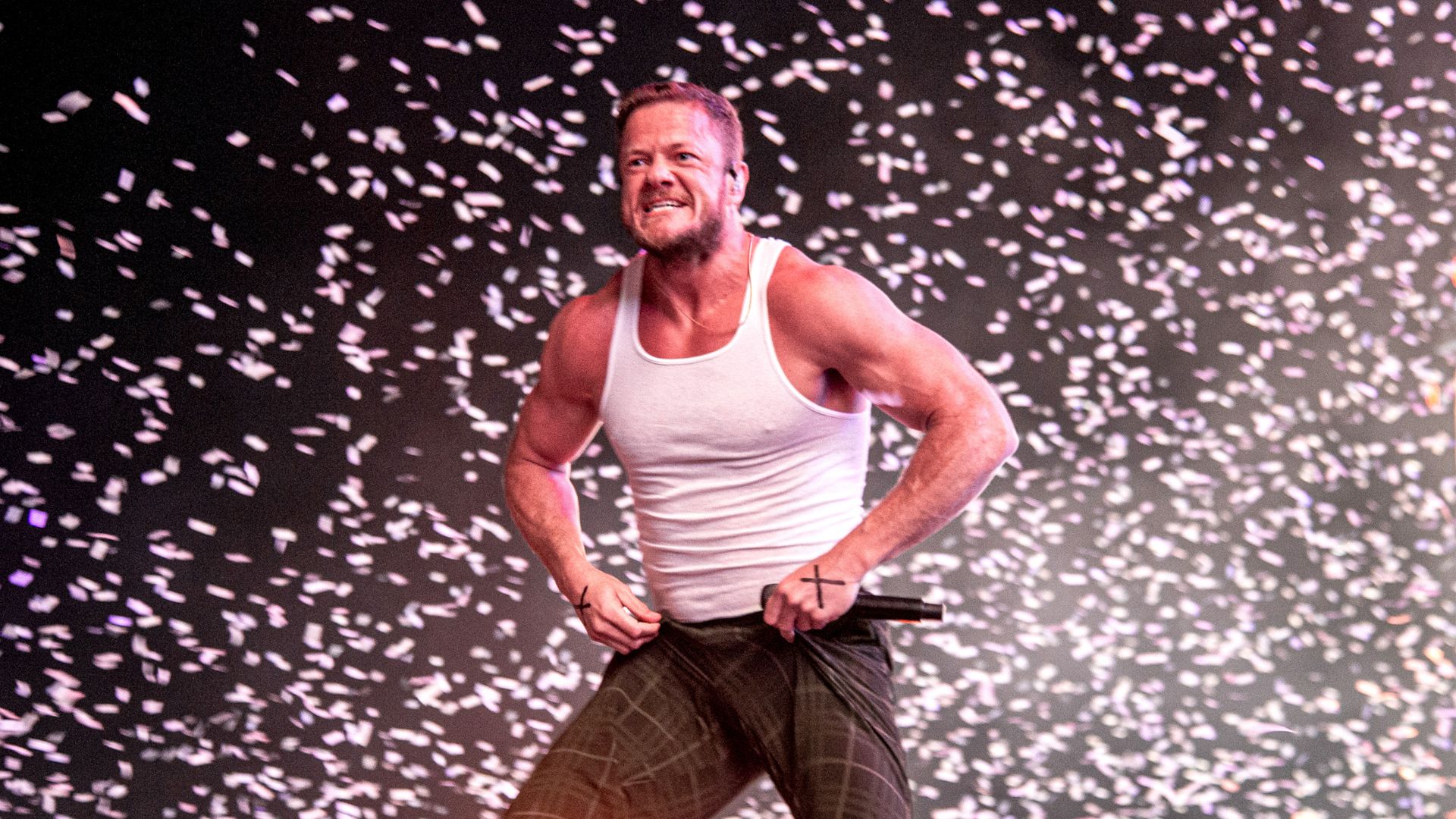 Dan Reynolds lança game Last Flag com trilha retrô