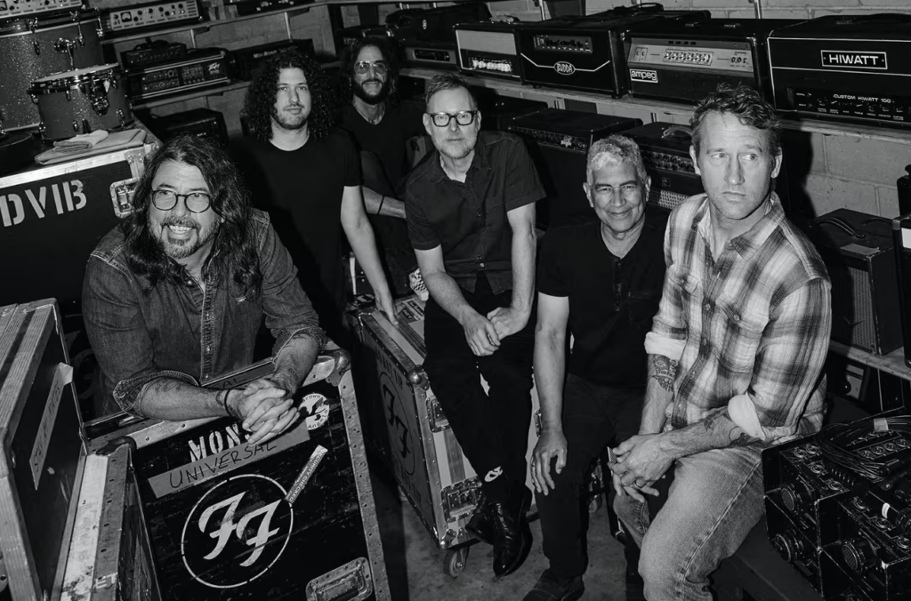 FOO FIGHTERS LANÇA “OF ALL PEOPLE” E ANTECIPA NOVO ÁLBUM
