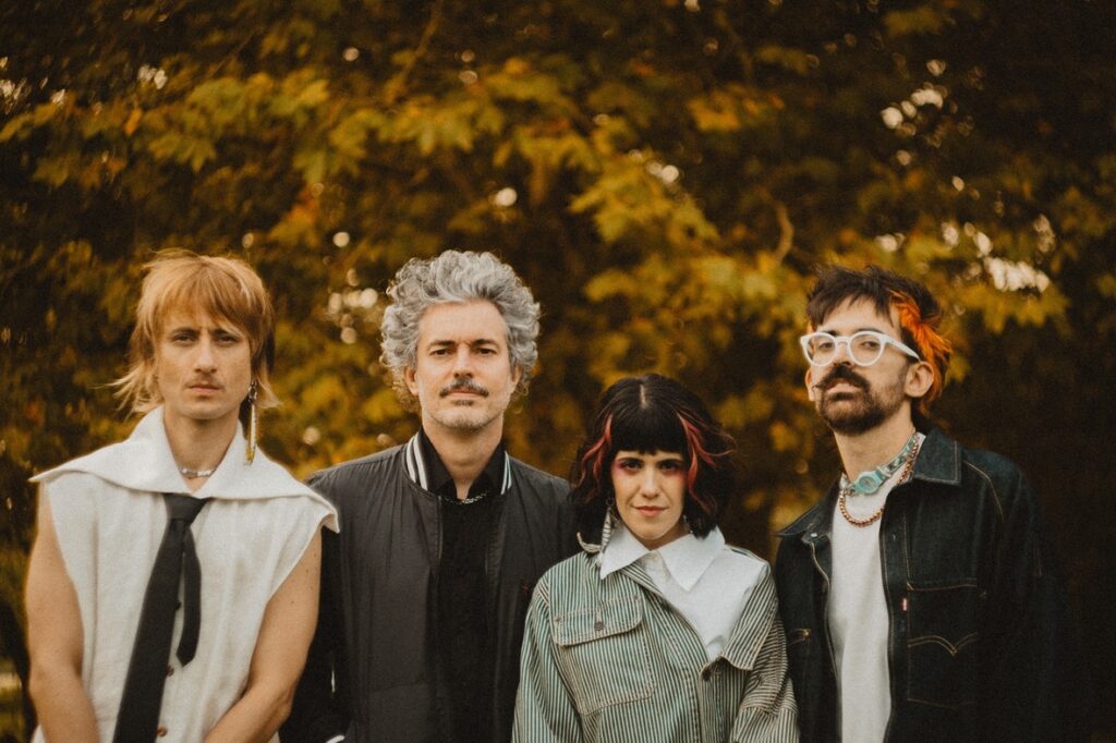 Supercombo lança Caranguejo Parte 2 ao vivo em SP