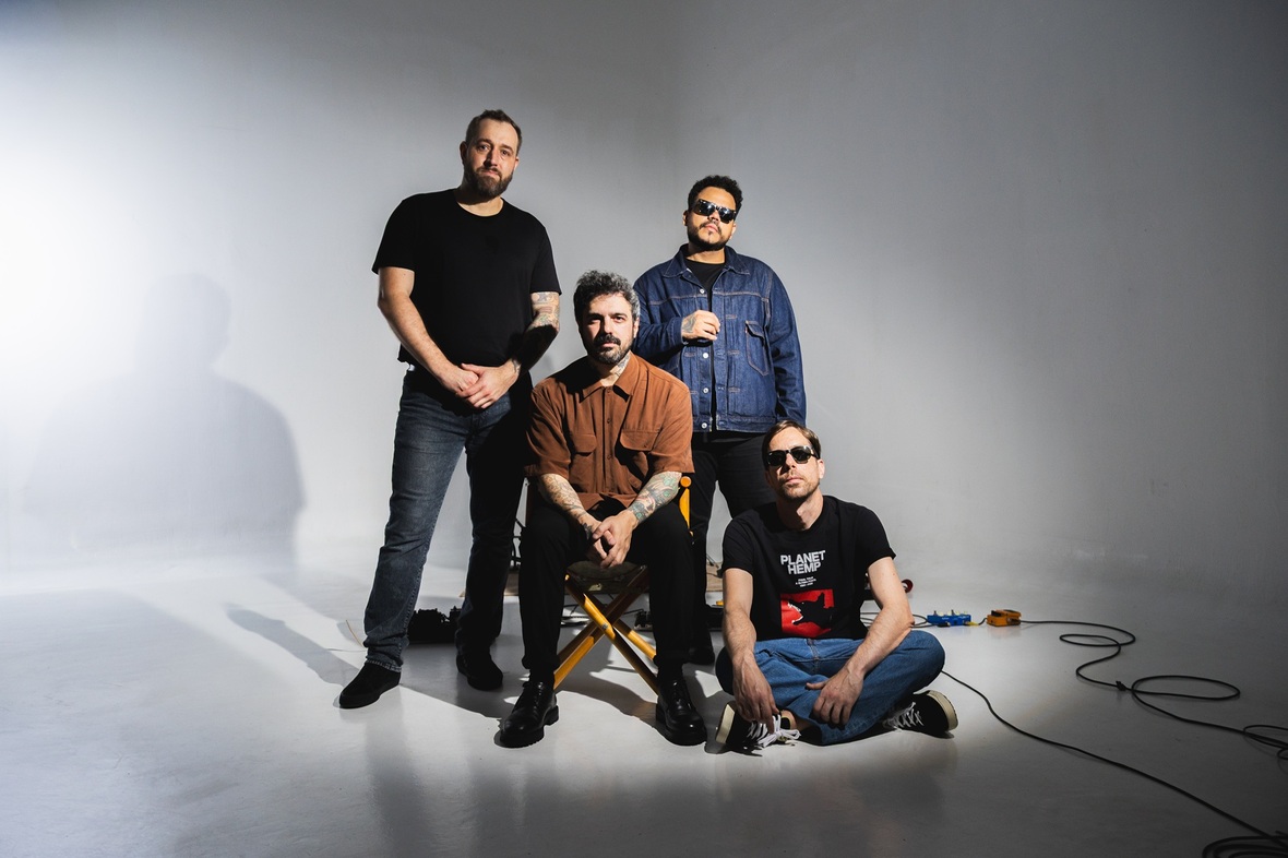 Anônimos Anônimos lança álbum Acabou Sorrire