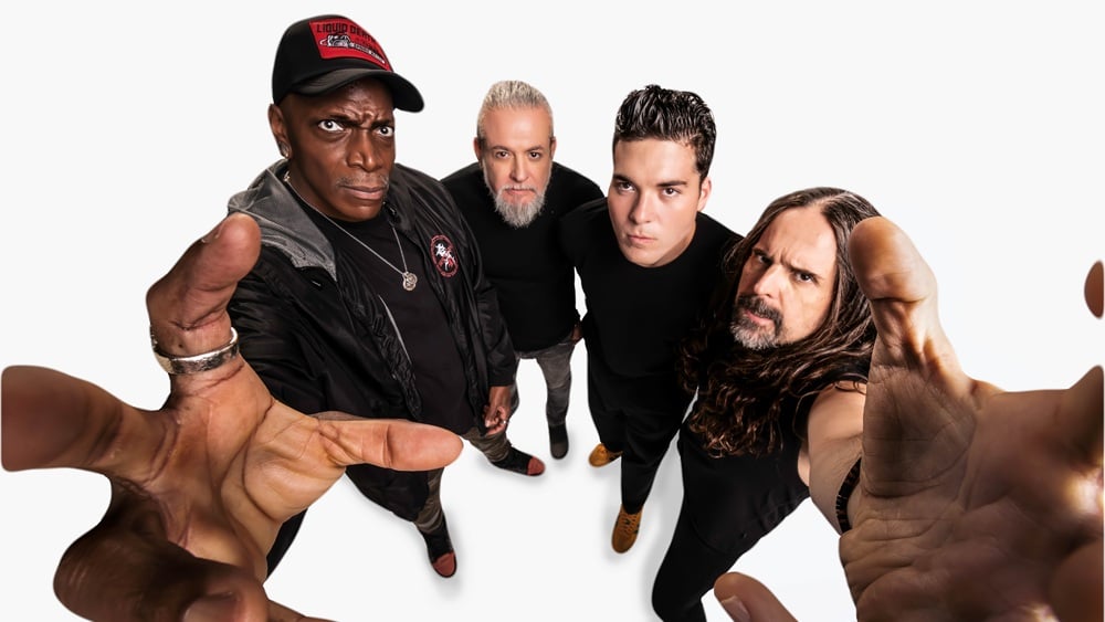 SEPULTURA marca show final da turnê em São Paulo