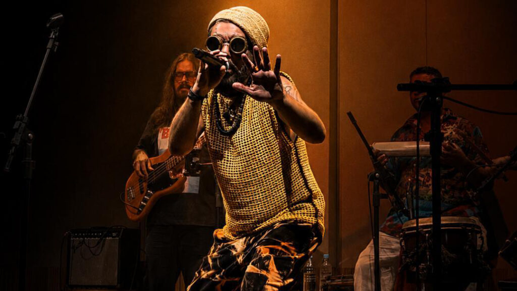 Esdras Bedai celebra o legado do Manguebeat na Lapa