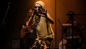 Esdras Bedai celebra o legado do Manguebeat na Lapa