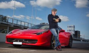 Brian Johnson revela melhor e pior carro da vida