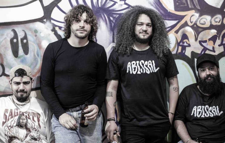 Abissal lança “Ametista” e inicia ciclo do EP Flashes