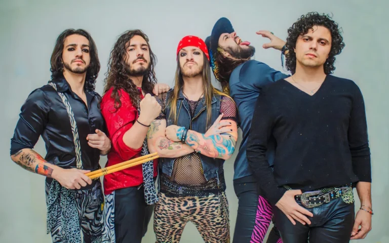 BLACK JACK cresce no Hard Rock com álbum Chase The Light