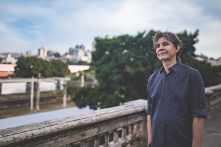 Lyric video de Chegada destaca legado de Lô Borges