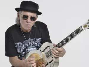 Guilherme Arantes anuncia tributo a Luiz Carlini em SP