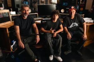 Tom Morello lança Adjourn It com Serj Tankian e filho