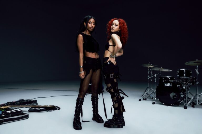 Nova Twins estreia como headliner no Brasil em setembro