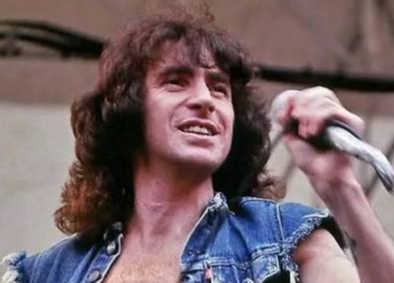 Bon Scott é homenageado com show pelos 80 anos