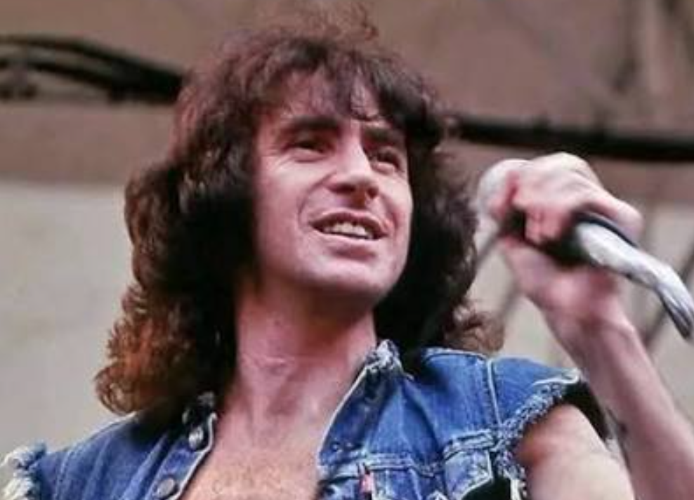 Bon Scott é homenageado com show pelos 80 anos