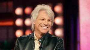 Jon Bon Jovi volta aos palcos após cirurgia vocal em Nova York