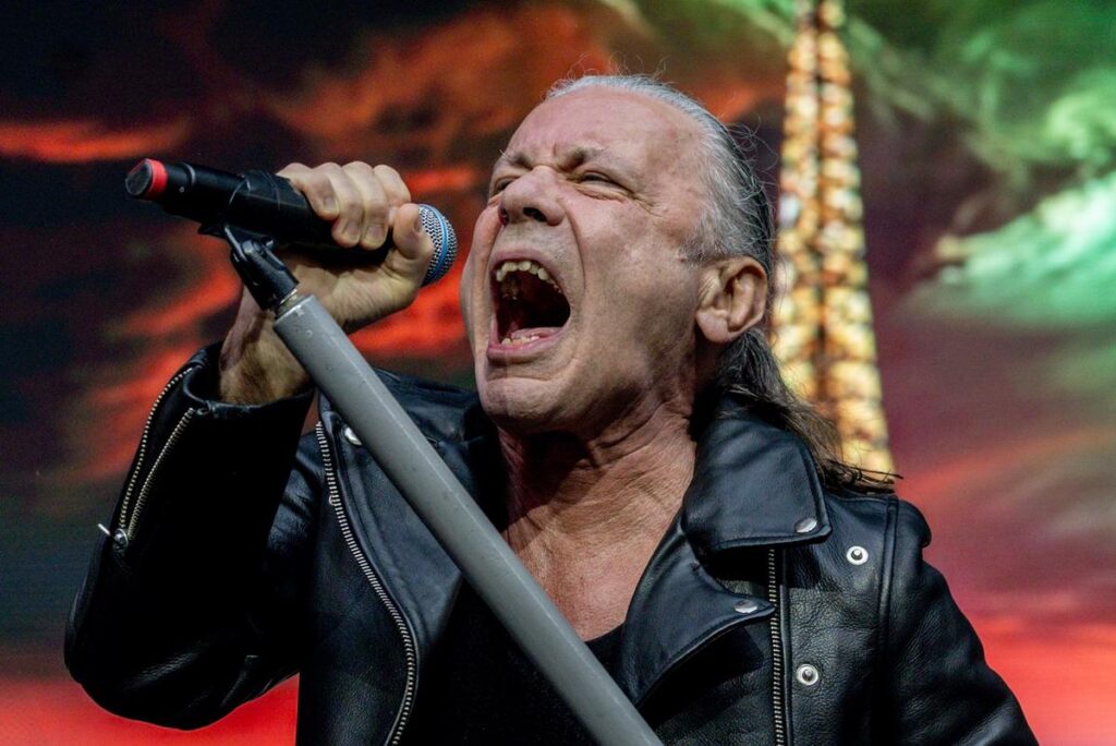 Bruce Dickinson relança álbuns solo em Dolby Atmos