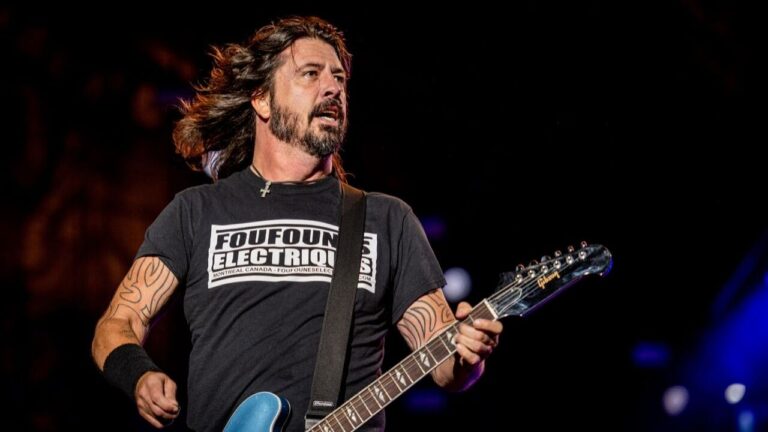 Foo Fighters lidera ranking das músicas alternativas dos anos 90