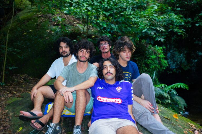 Tangolo Mangos apresenta novo álbum no Sesc Belenzinho