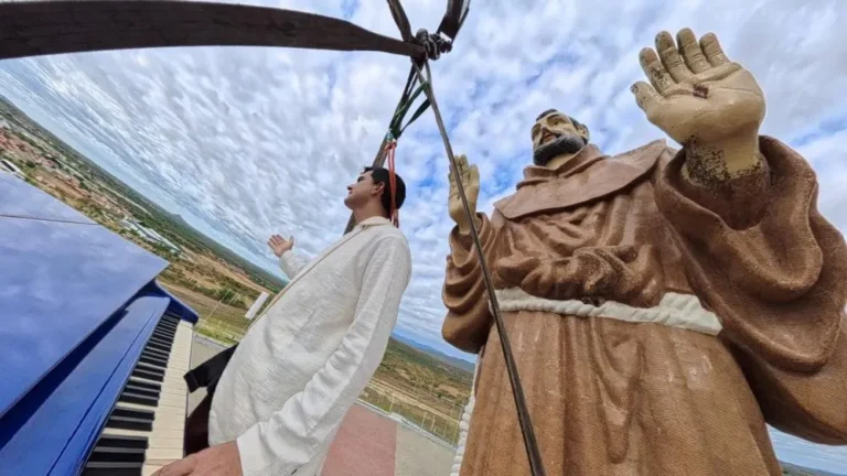 Paulo Rodrigo lança clipe em homenagem a Canindé