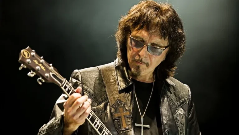 Tony Iommi anuncia álbum solo inédito após 21 anos