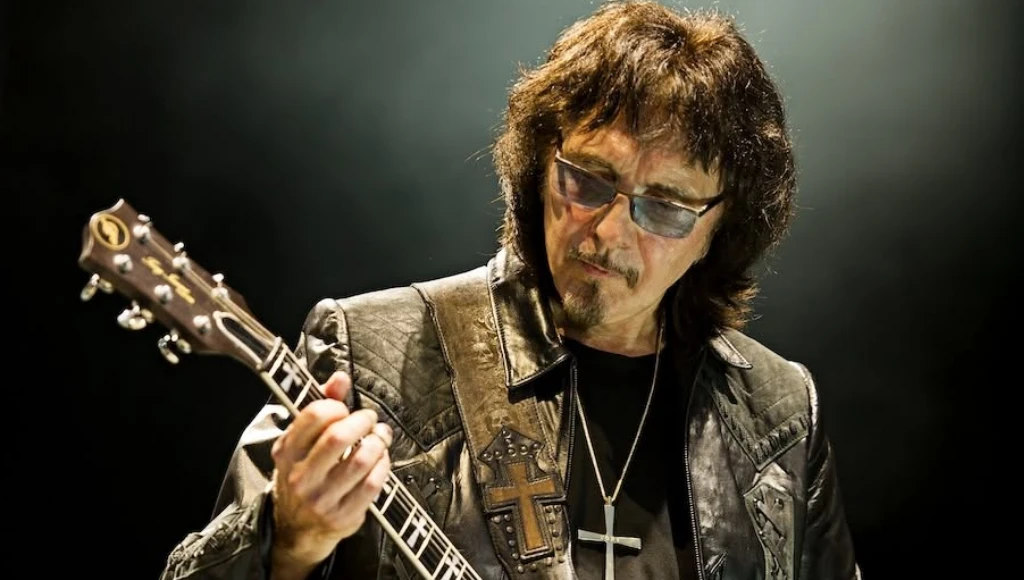 Tony Iommi anuncia álbum solo inédito após 21 anos