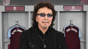 Tony Iommi relembra Ozzy e fala da saudade no YouTube