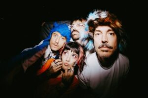 Supercombo lança short film inédito do álbum Caranguejo