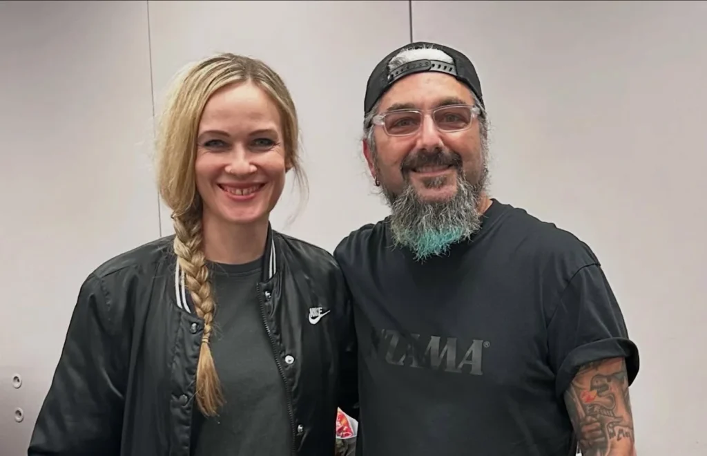 Mike Portnoy exalta Anika Nilles após novo show do Rush
