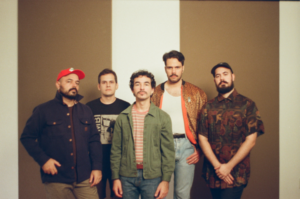 Papangu lança o álbum Celestial gravado em fita analógica