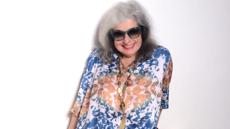 Thaís Fraga leva Bossa n’ Jazz ao Vinícius Show no Rio