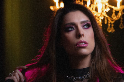 Mia Wicthoff amplia turnê especial do CW7 pelo Brasil