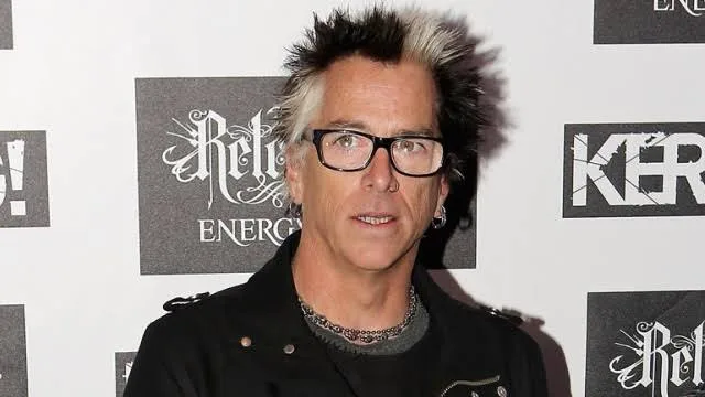 Noodles se afasta do Offspring para cuidar da saúde