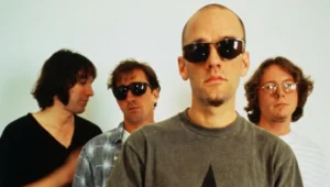 R.E.M. celebra 25 anos de “Reveal” com edição especial