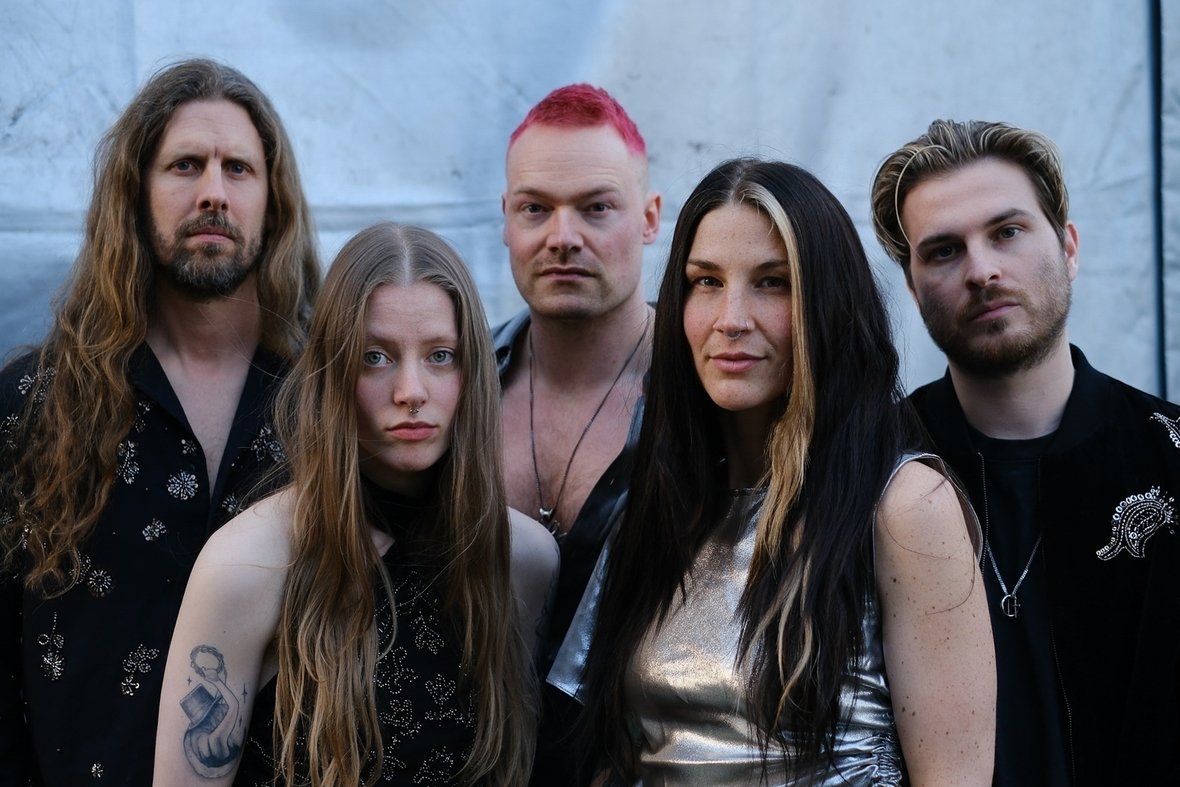 Charlotte Wessels anuncia show extra em São Paulo em 2026
