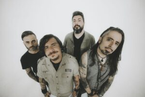 Superfuzzy resgata o grunge no single “Sem Direção”