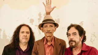 AVE SANGRIA RECEBE ANISTIA APÓS CENSURA NA DITADURA