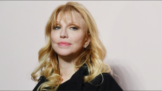 COURTNEY LOVE diz que fará shows com MELISSA AUF DER MAUR, mas descarta reunião do HOLE