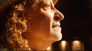 DOCUMENTÁRIO VIVO 76 EXPÕE ALCEU VALENÇA NA DITADURA