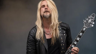 Judas Priest e Richie Faulkner defendem turnês atuais
