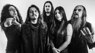 KORZUS ANUNCIA NOVA FORMAÇÃO COM JÉSSICA FALCHI E JEAN PATTON