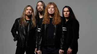Megadeth toca Ride The Lightning ao vivo pela primeira vez