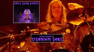 NICKO McBRAIN ANUNCIA TURNÊ 2026 COM A TITANIUM TART