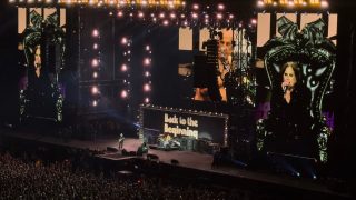 Exposição relembra adeus histórico de Ozzy em Birmingham