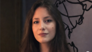 SHAHD EZZ REVIVE CANÇÕES DO EGITO ANTIGO COM BASE CIENTÍFICA