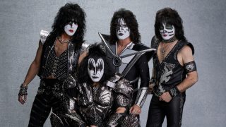 KISS anuncia livro oficial dos 50 anos de Destroyer